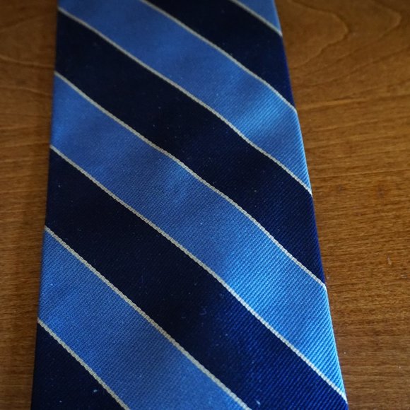 Brooks Brothers Tie - Picture 3 of 4